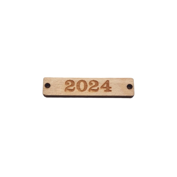 Ξύλινη ταμπέλα "2024" 4cm