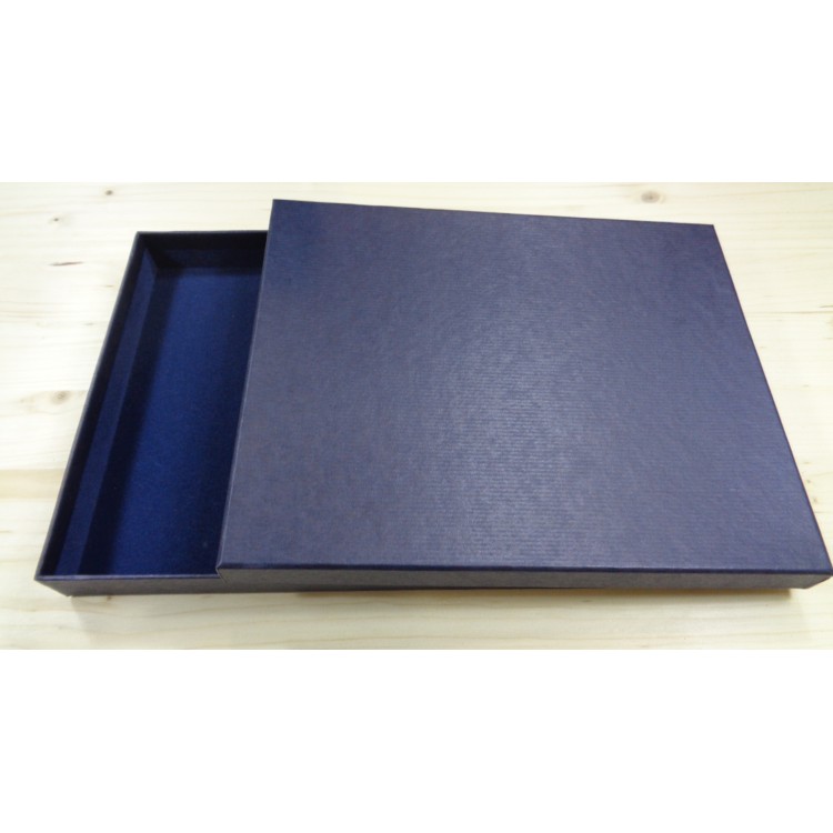 Κουτί χάρτινο μπλε 29cm x23cm x 3.5cm