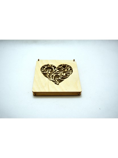 Κουτάκι ξύλινο πλακέ σκαλιστή καρδιά