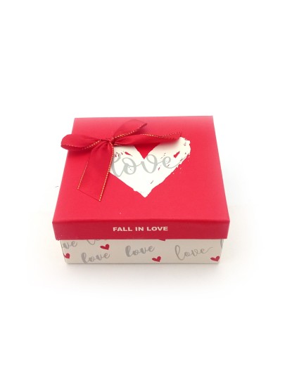 Κουτί χάρτινο τετράγωνο με καρδιά"Fall in love" μεσαίο