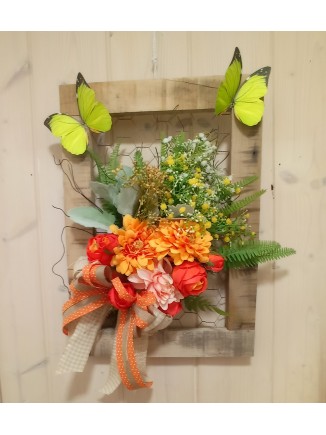 Τελάρο ξύλινο με λουλούδια πορτοκαλί και πεταλούδες 33cm x 46cm