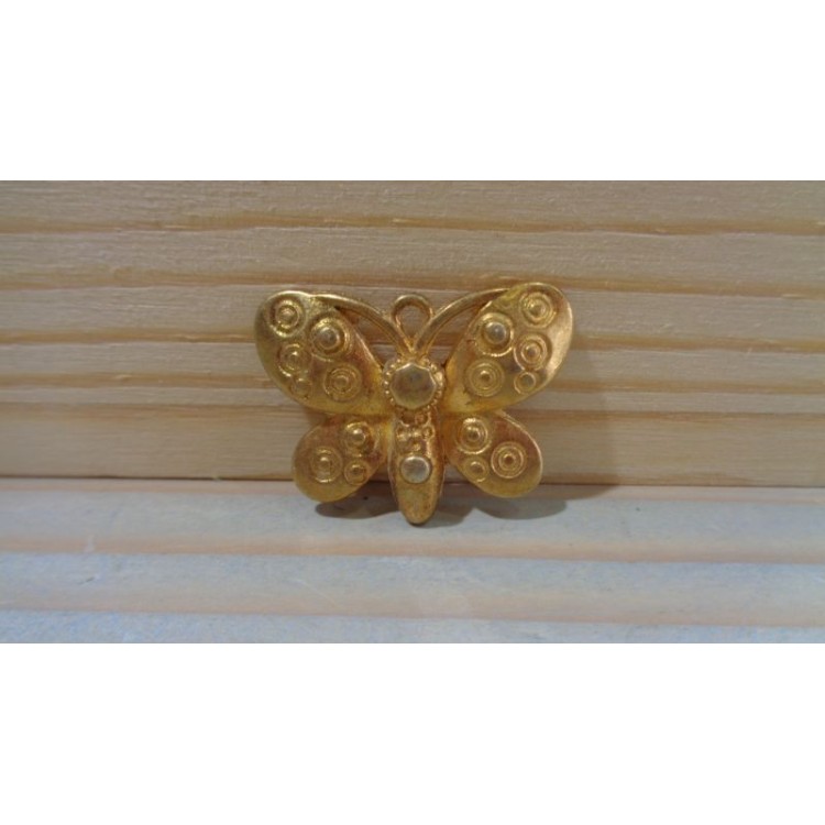 Πεταλούδα μεγάλη χρυσή μεταλλική με σχέδια