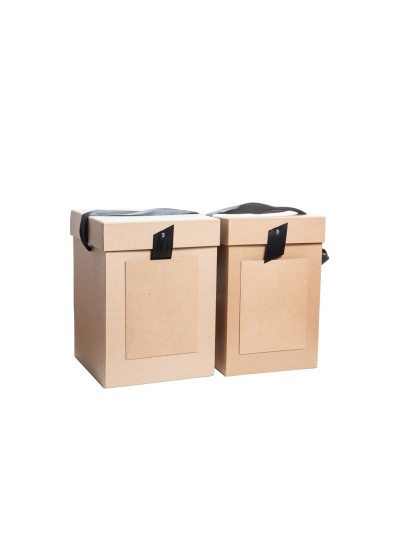 Κουτί χάρτινο τετράγωνο κράφτ με χερούλι